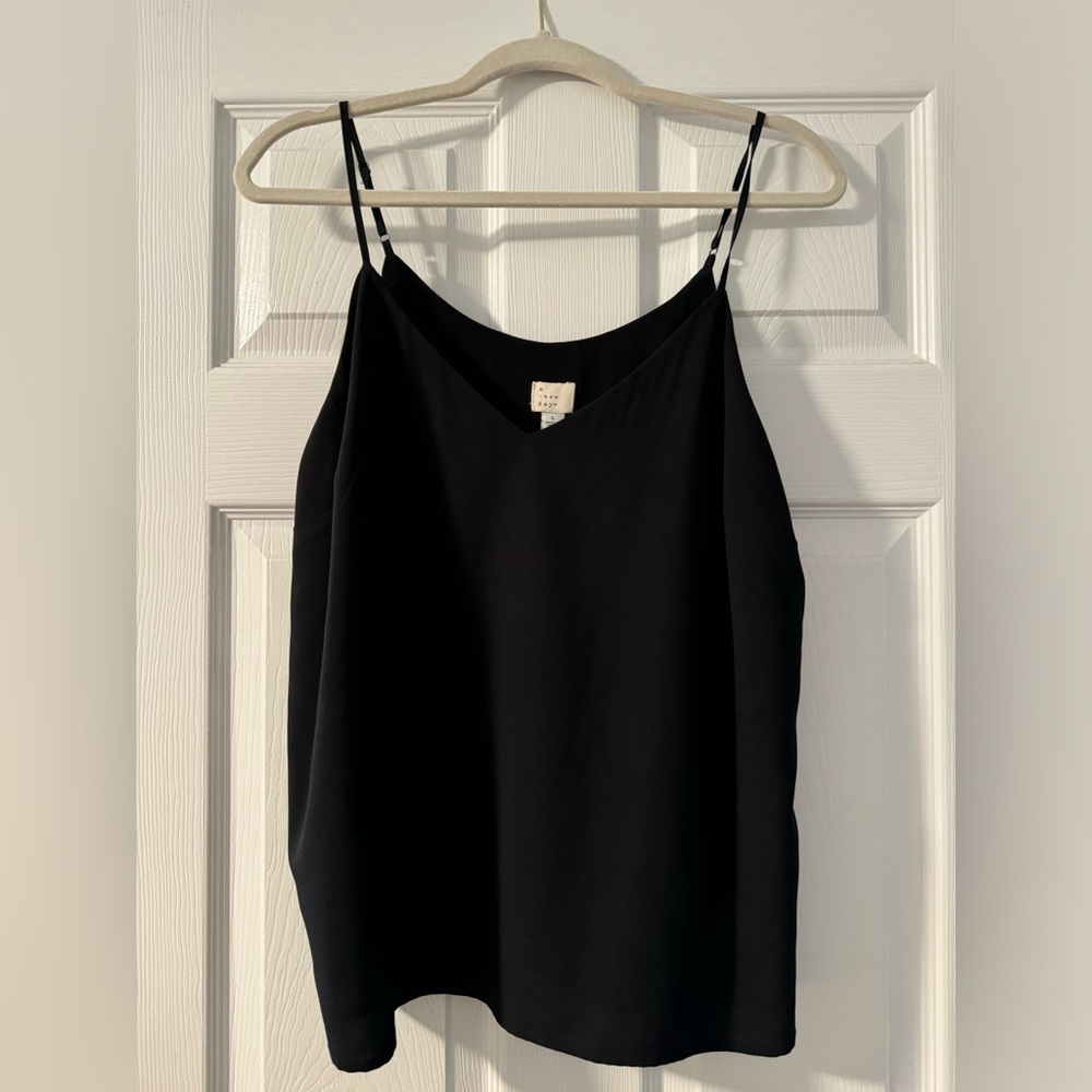 Black tanktop
